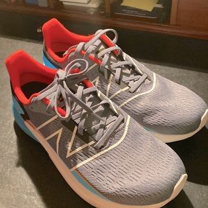 New Balance mens Sz 11